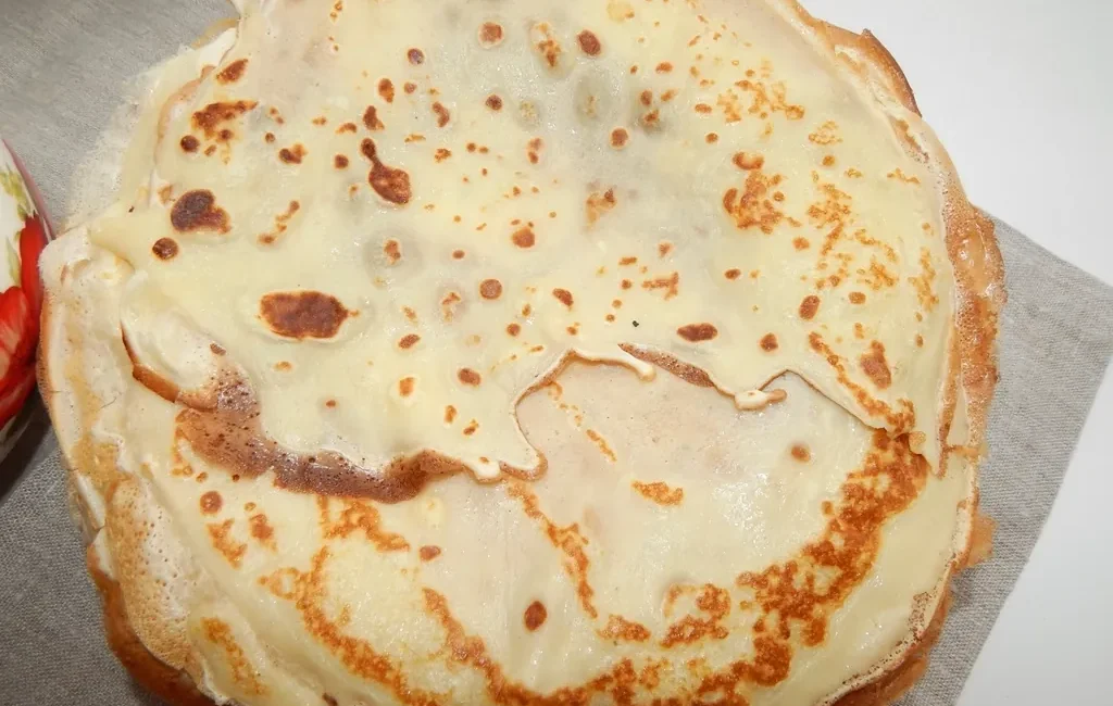 Stack of thin crêpes
